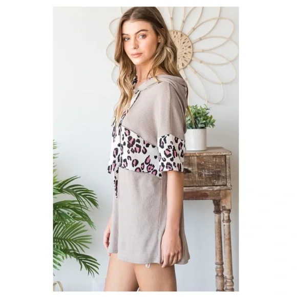 104 $20 start❤️ Pretty hooded animal print hoodie top - Picture 10 of 11